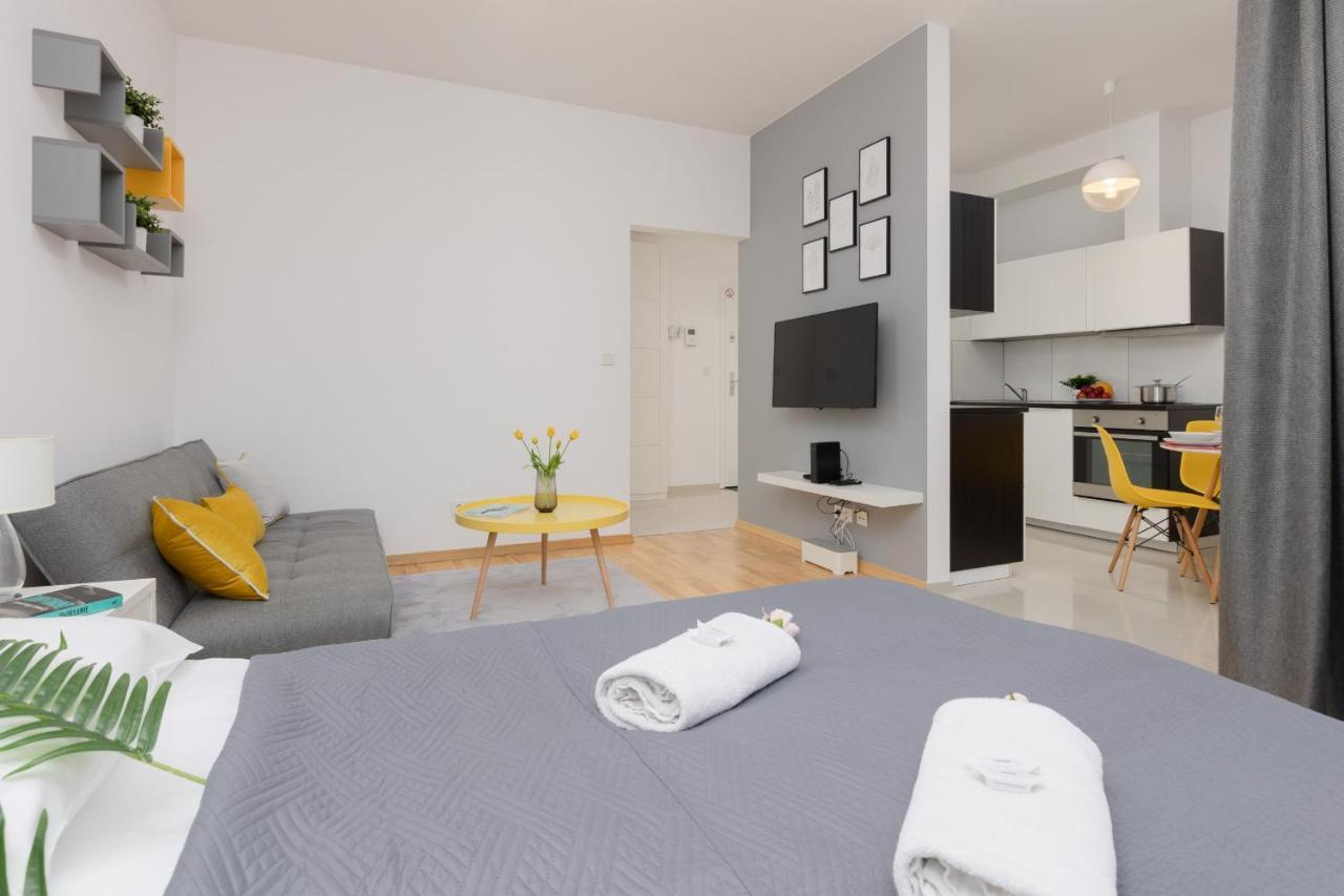 Wola Near Nocny Market By Renters Apartament Warszawa