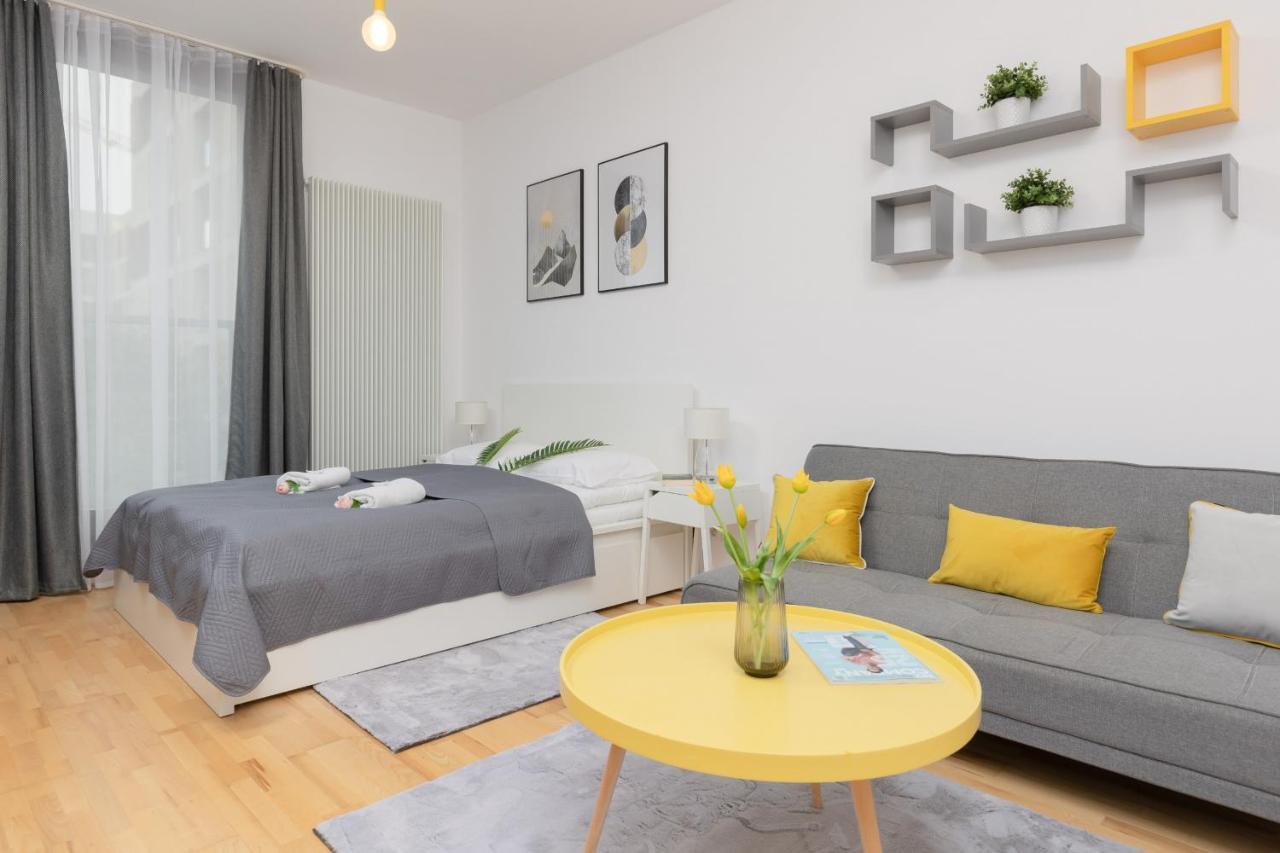 Apartament Wola Near Nocny Market By Renters