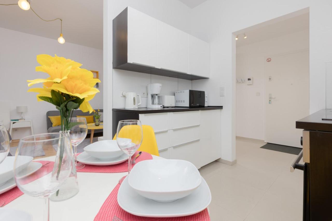 Wola Near Nocny Market By Renters * Warszawa